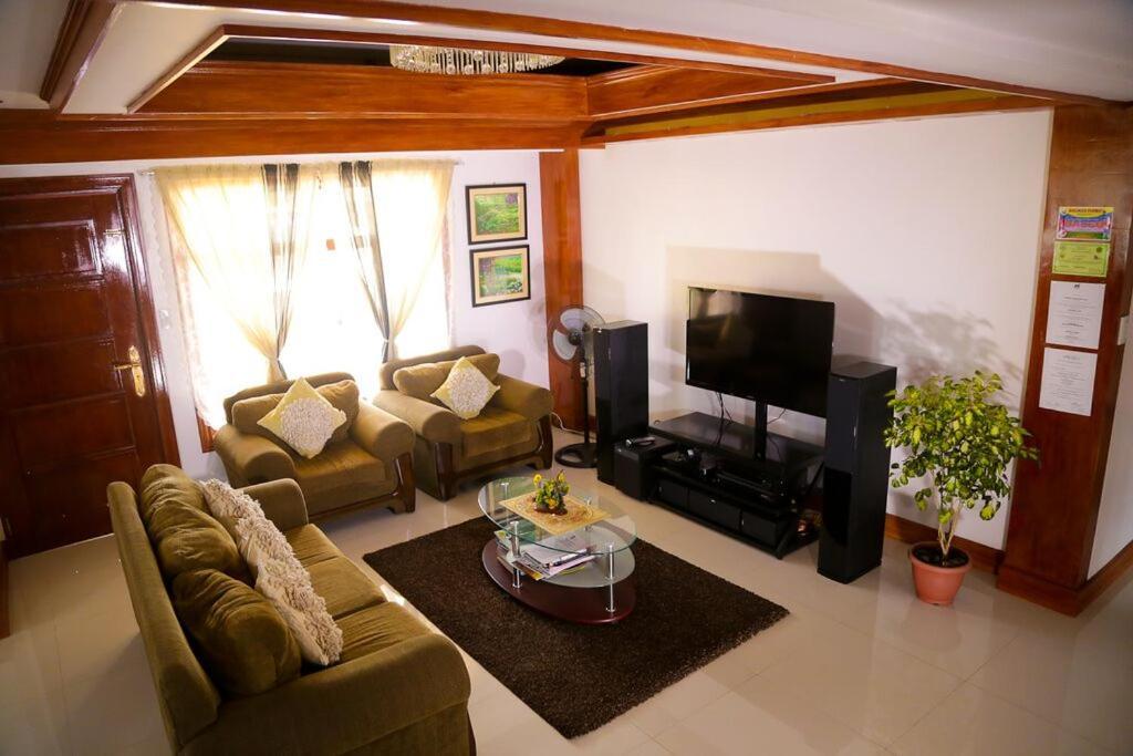 Florabells Iraya Guest House - Batanes Basco Esterno foto