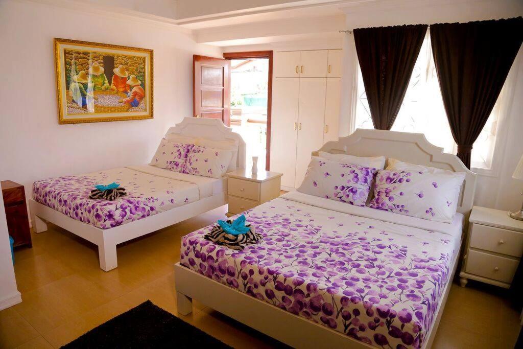 Florabells Iraya Guest House - Batanes Basco Esterno foto